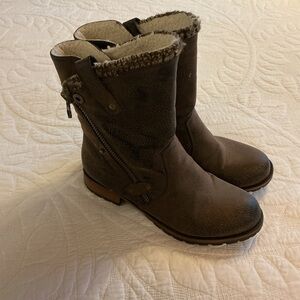 Hokus Pokus Brown Shearling-Lined Boots size 7.5
